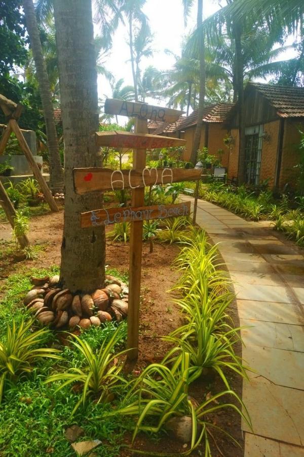 The Village Anjuna Bagian luar foto