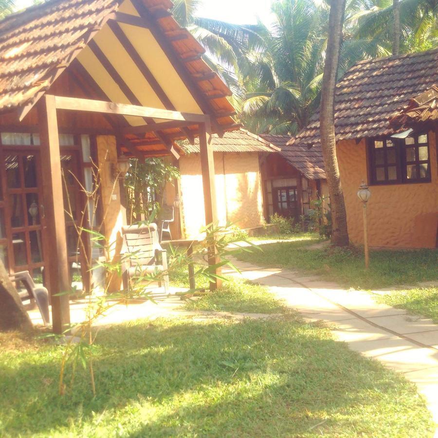 The Village Anjuna Bagian luar foto
